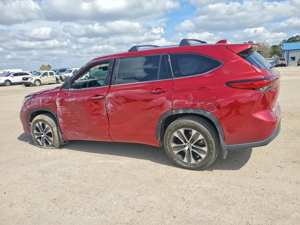 2020 Toyota Highlander Xle - Image 2