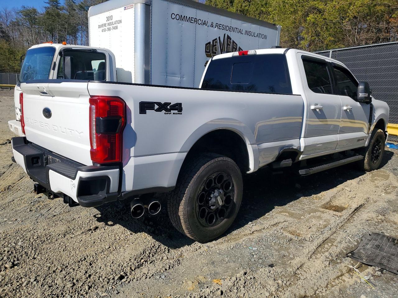 2023 Ford F250 Super Duty - Фото 3