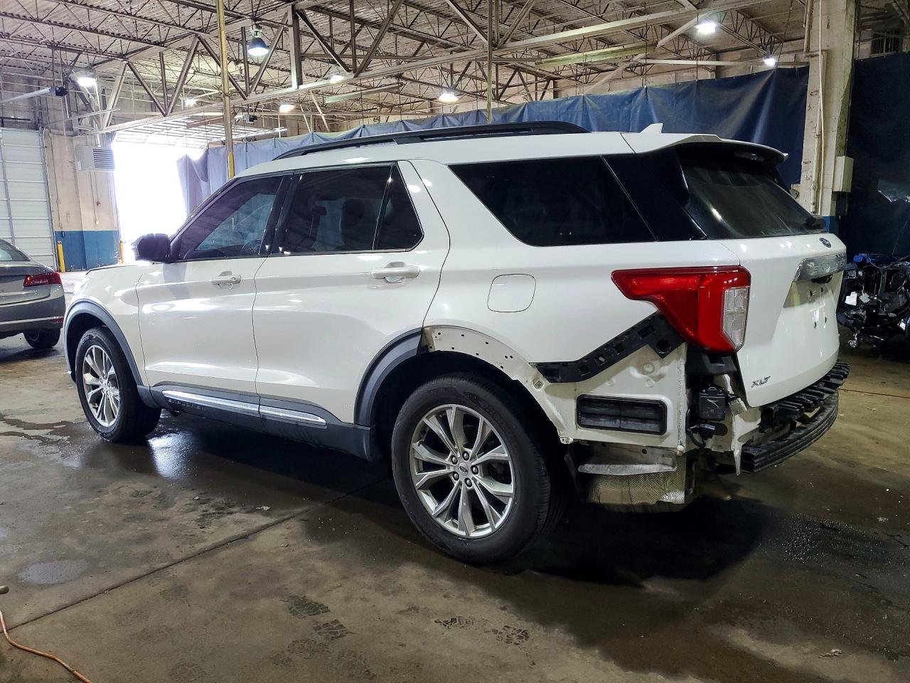 2020 Ford Explorer Xlt - Image 2