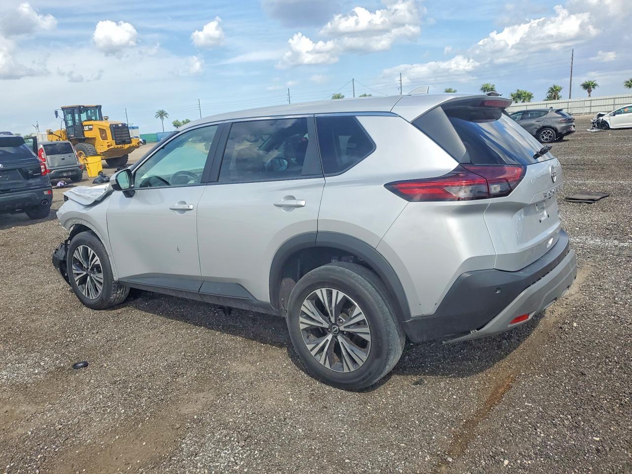 2023 Nissan Rogue Sv - Image 2