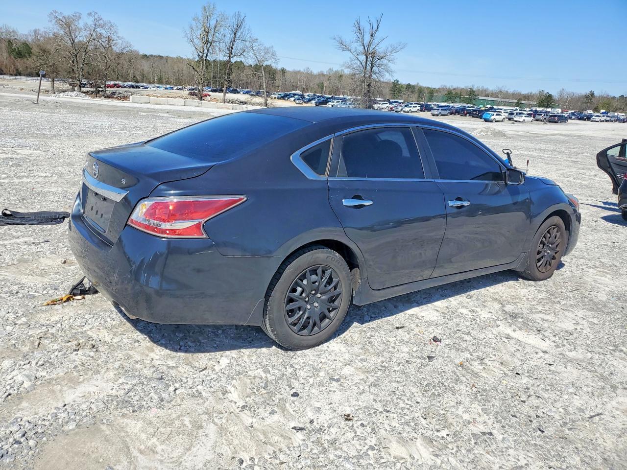 2015 Nissan Altima 2.5 S - Image 3