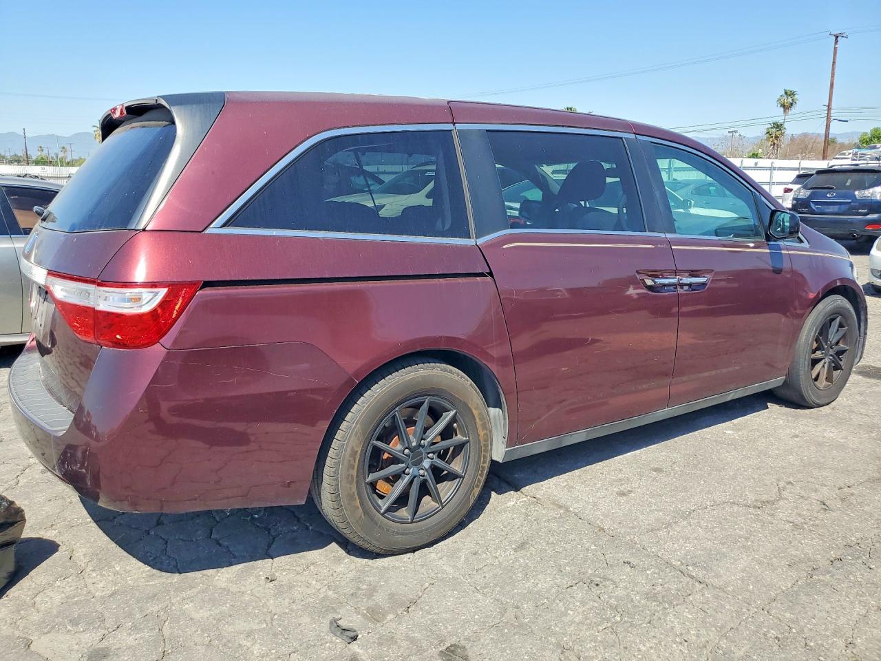 2013 Honda Odyssey Ex - Image 3