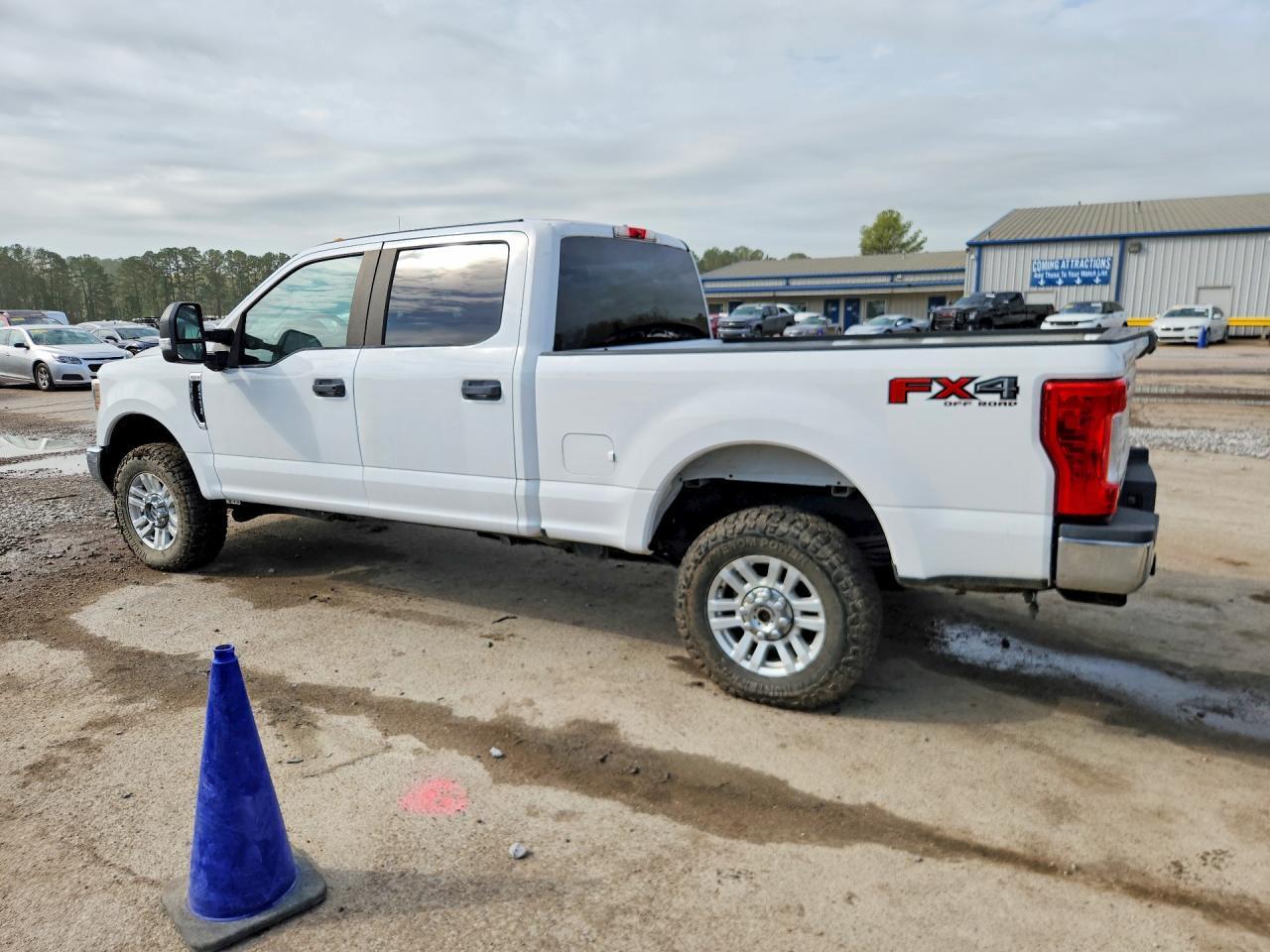 2018 Ford F250 Super Duty - Фото 2