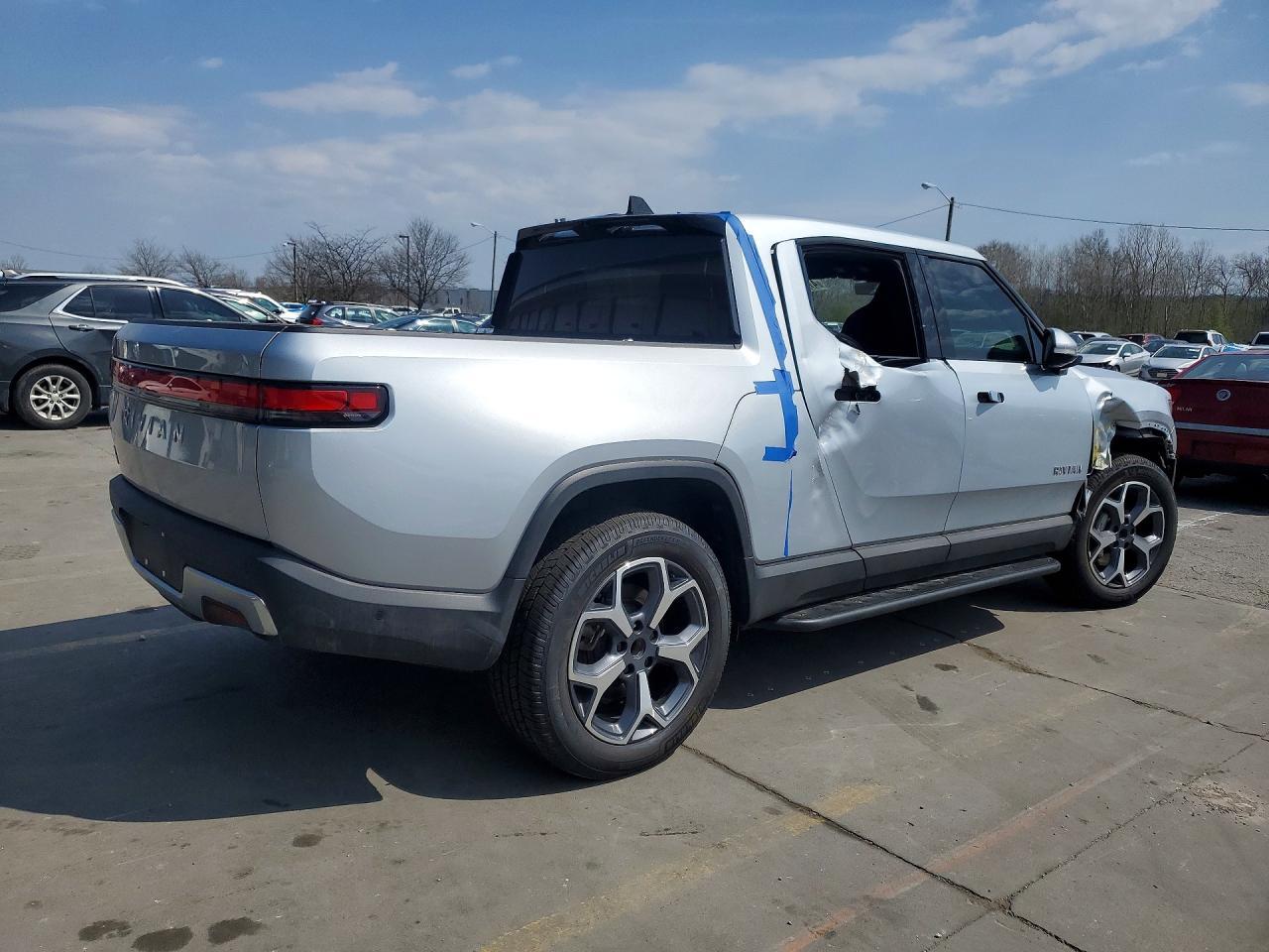 2023 Rivian R1T - Image 3