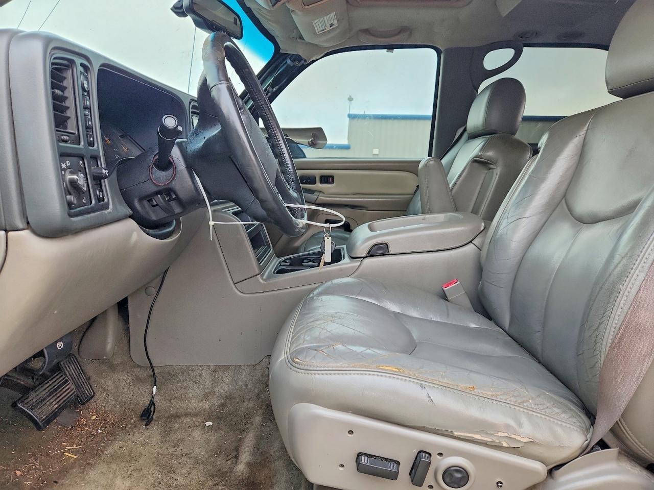 2004 Chevrolet Tahoe K1500 - Image 7