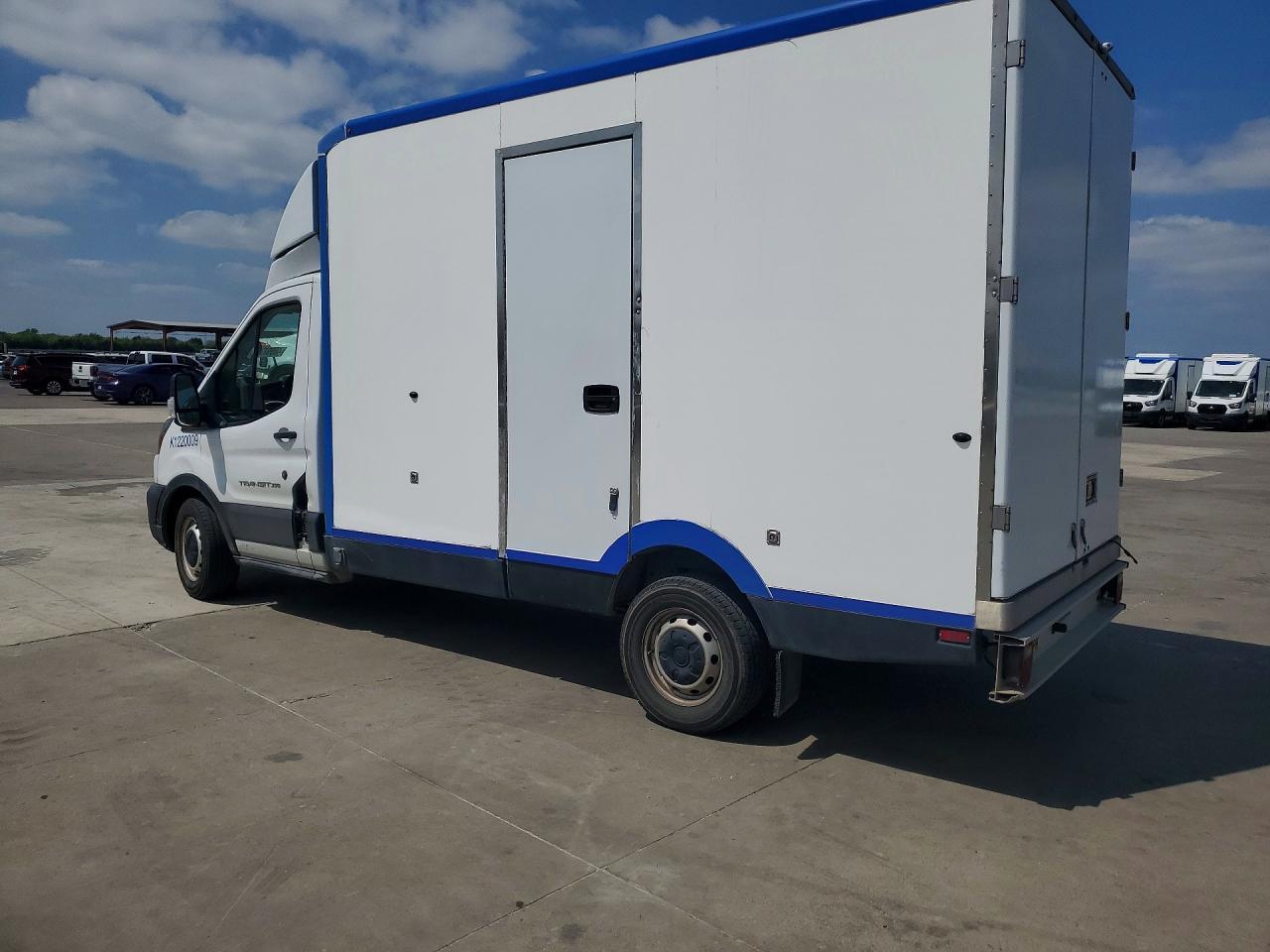 2022 Ford Transit T-350 - Фото 2