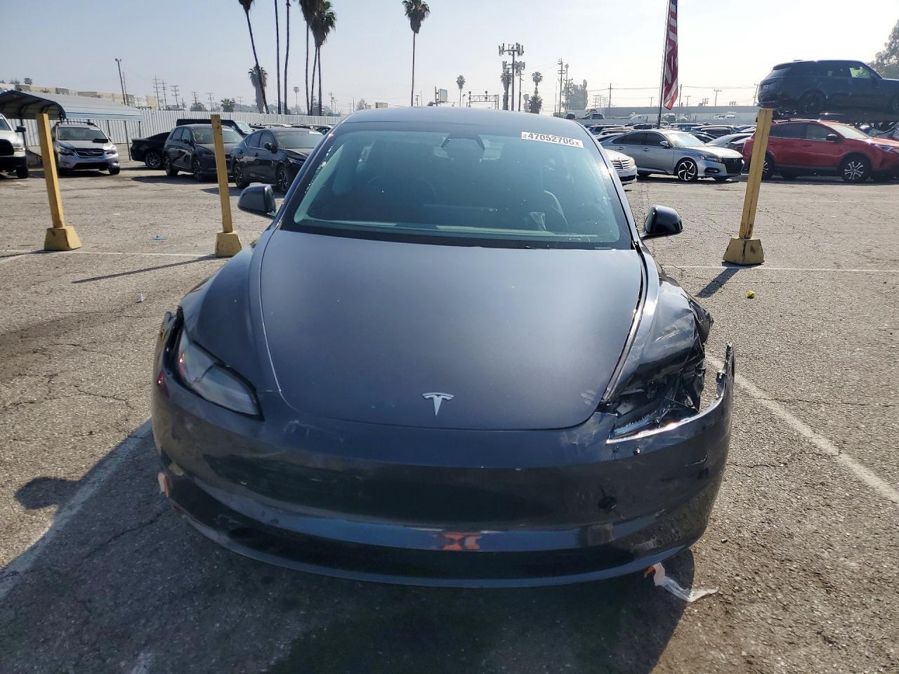 2024 Tesla Model 3 - Фото 5