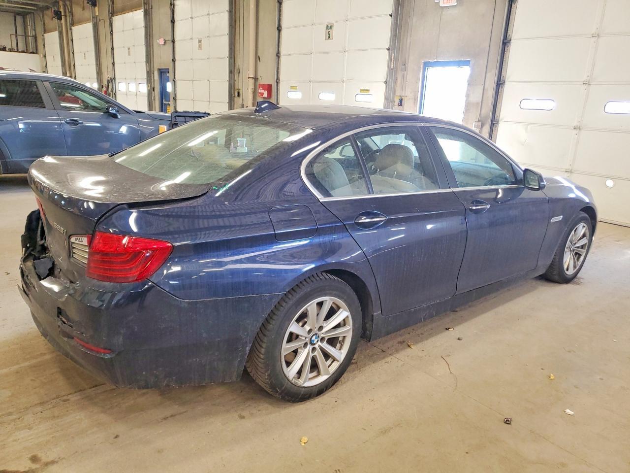 2016 BMW 528 Xi - Image 3