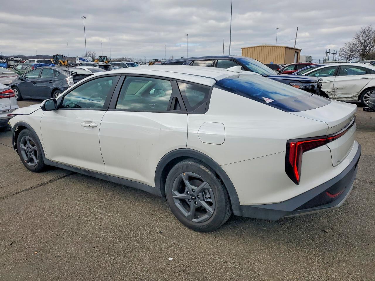 2025 Kia K4 Lxs - Image 2