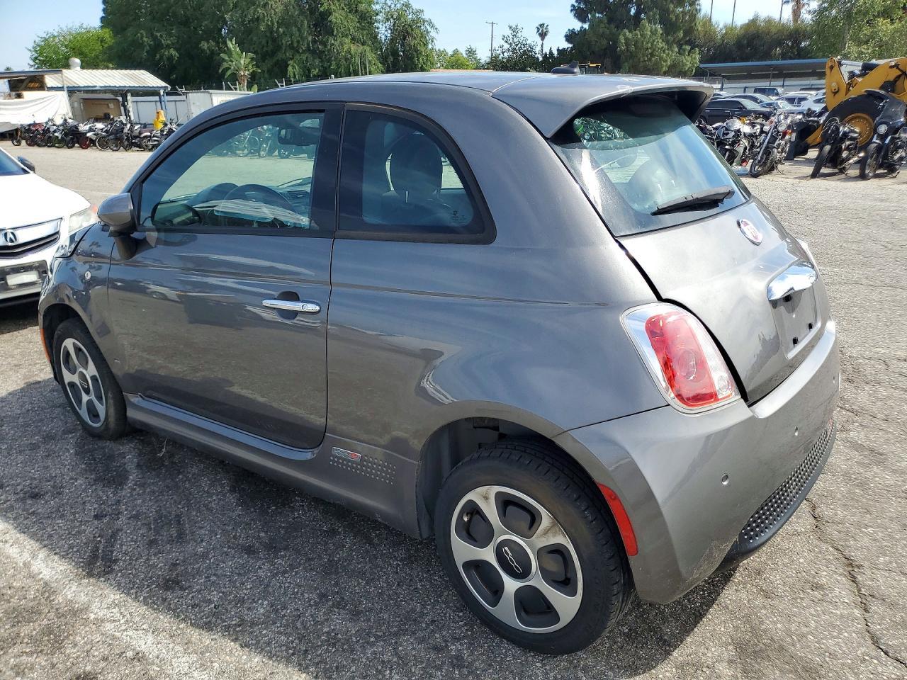 2013 Fiat 500 Electric - Image 2