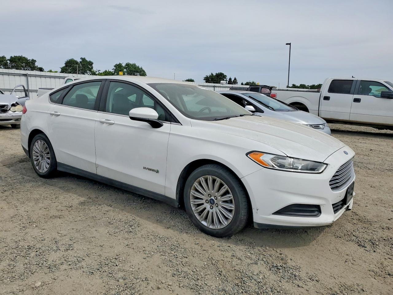 2014 Ford Fusion S Hybrid - Image 4