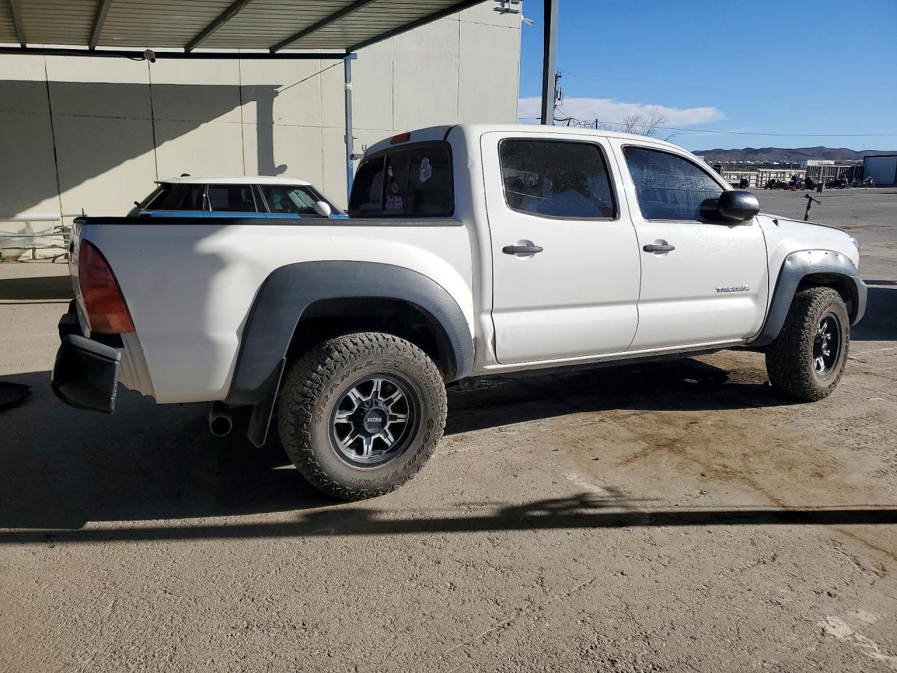 2015 Toyota Tacoma Base - Фото 3
