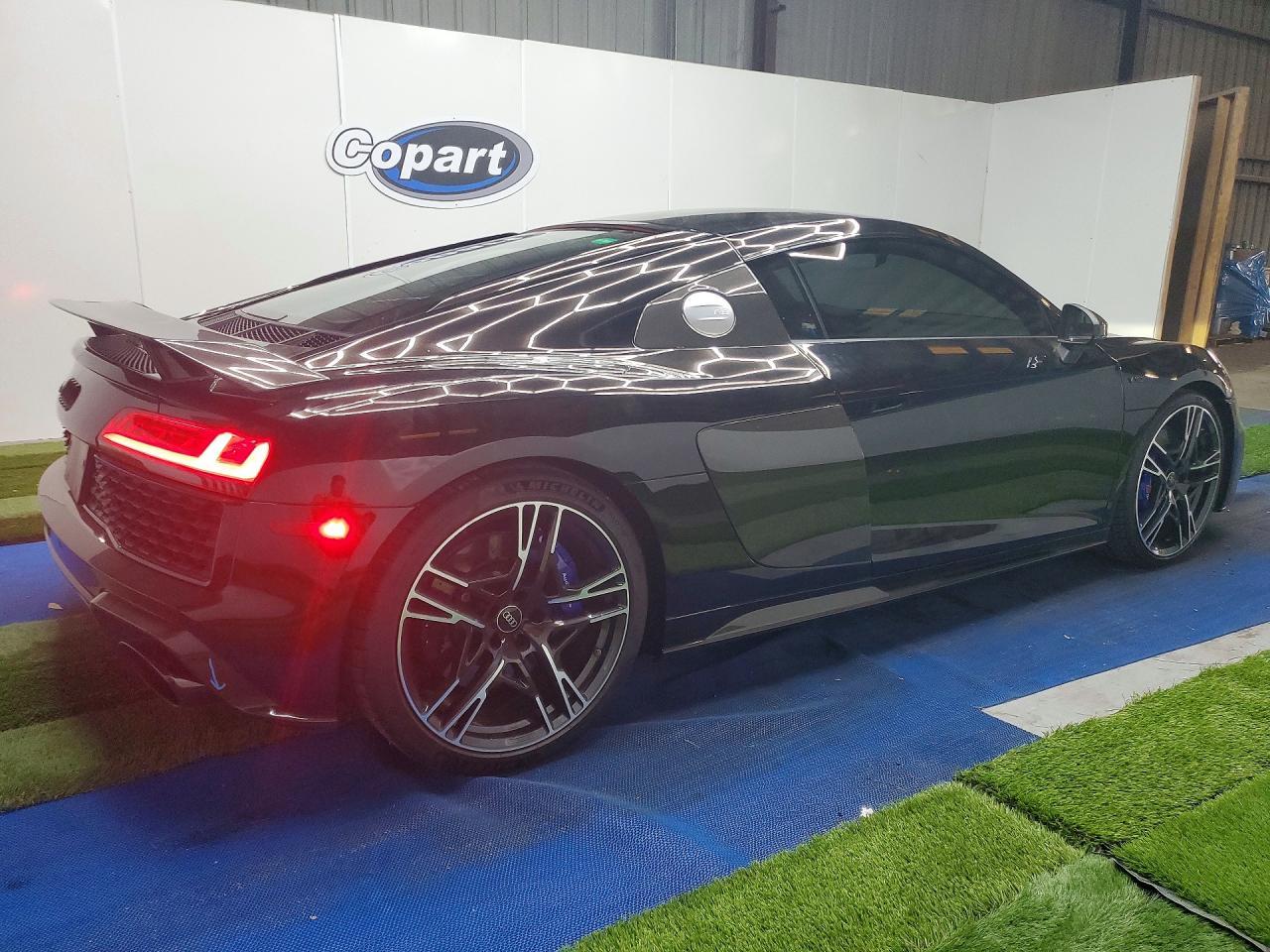 2021 Audi R8 - Фото 3
