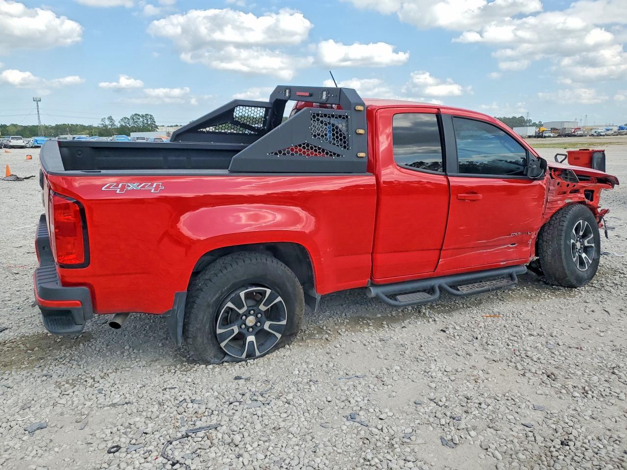 2020 Chevrolet Colorado - Image 3
