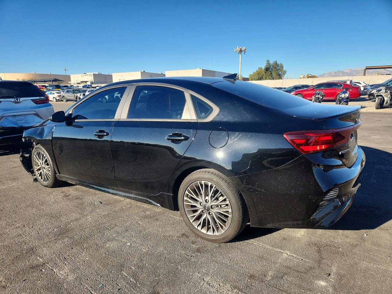 2023 Kia Forte Gt-Line - Фото 2