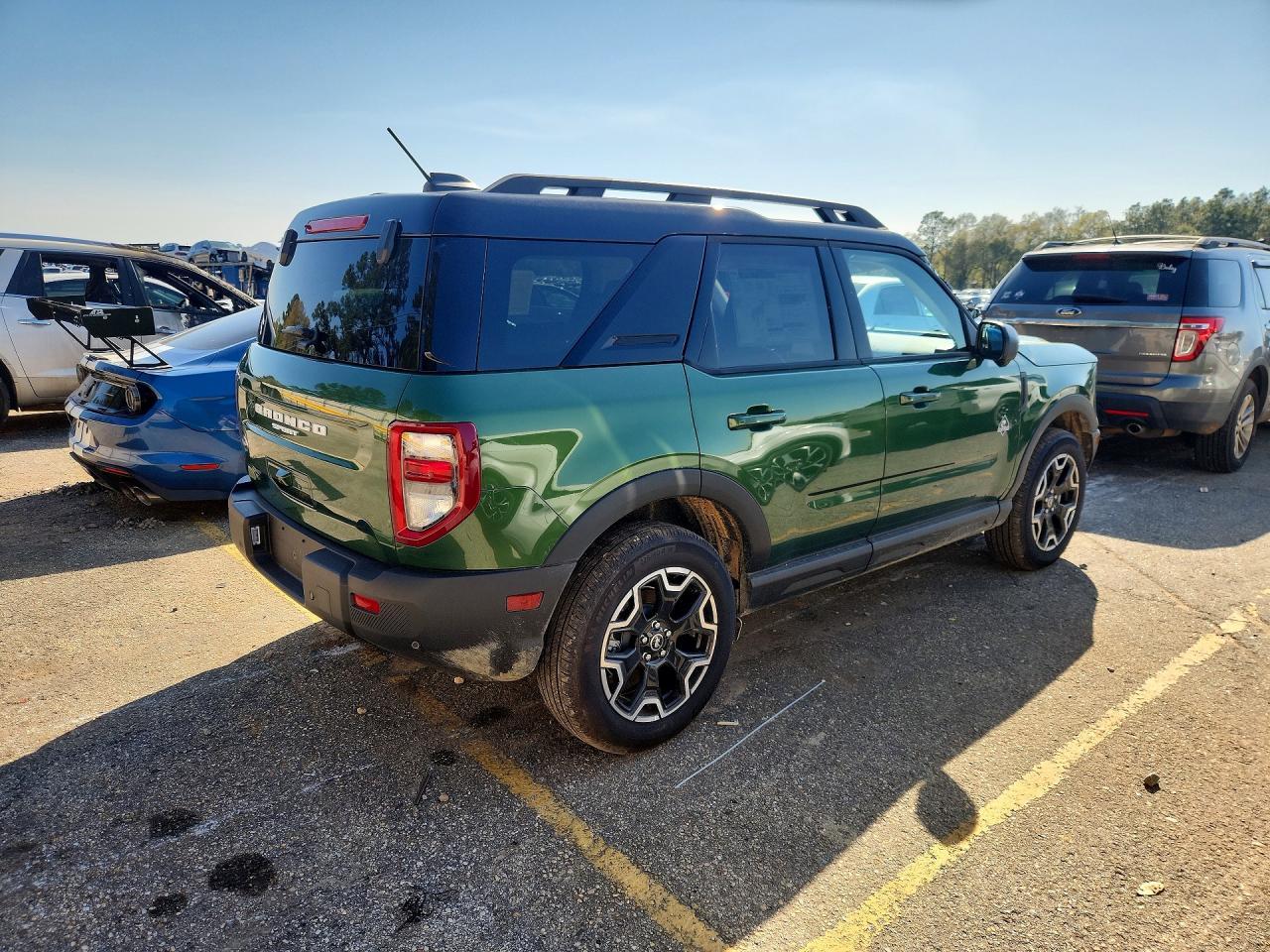 2025 Ford Bronco - Image 3