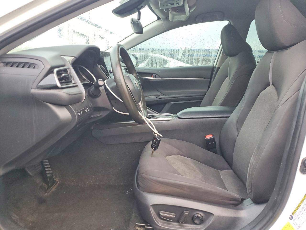 2021 Toyota Camry Le - Фото 7
