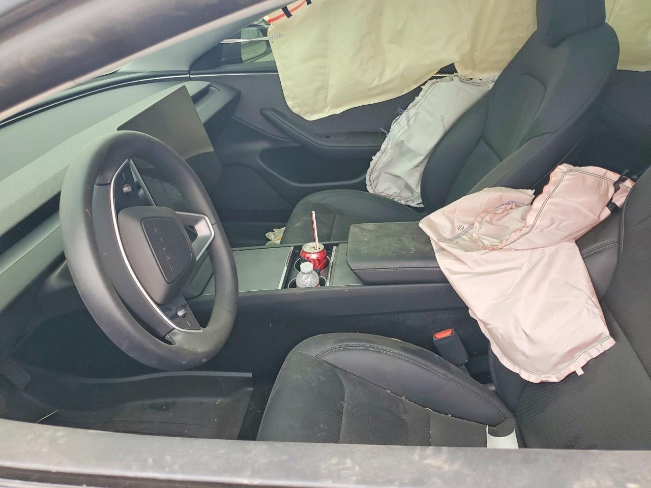 2025 Tesla Model 3 - Фото 7