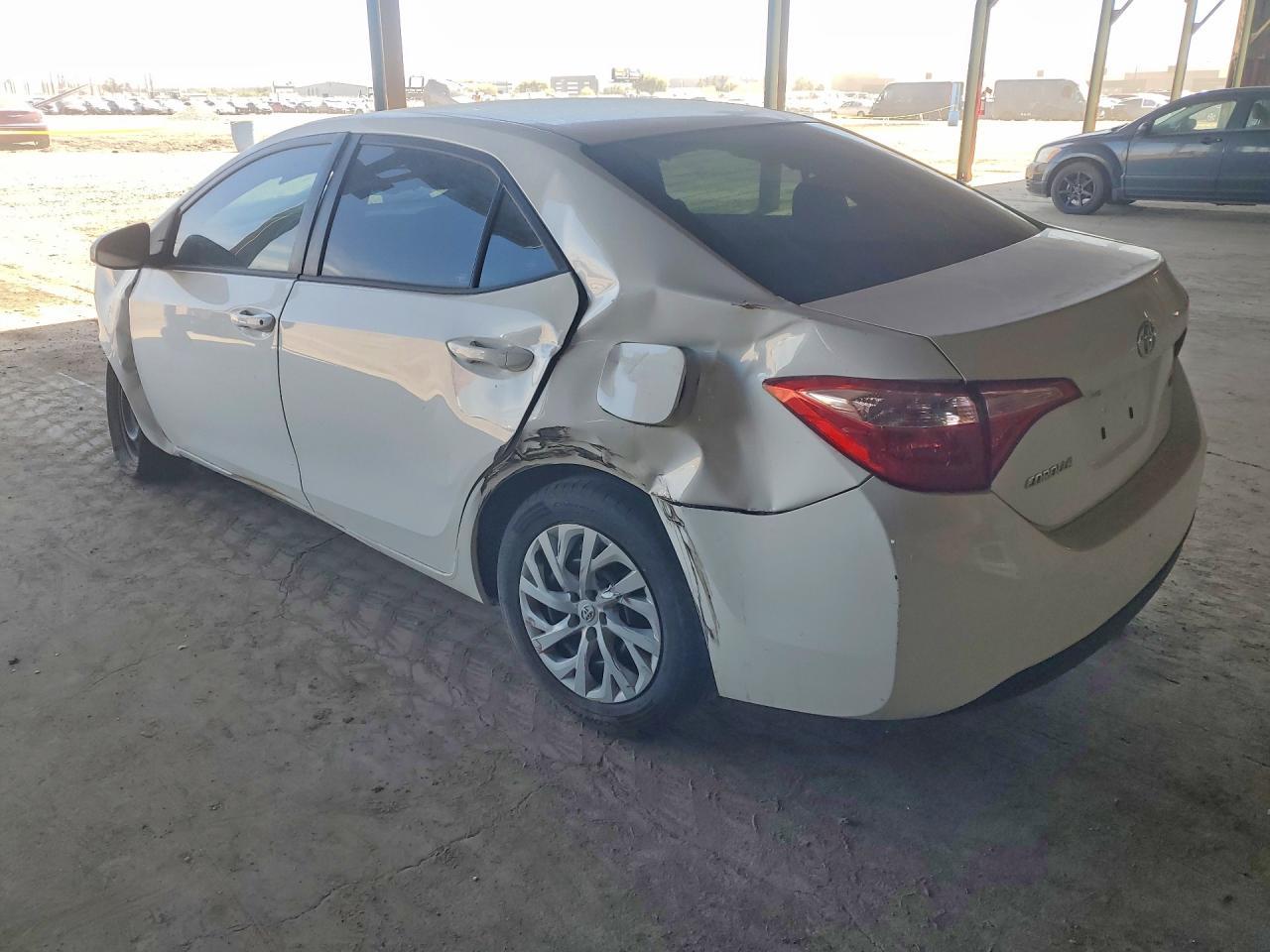 2019 Toyota Corolla Le - Фото 2