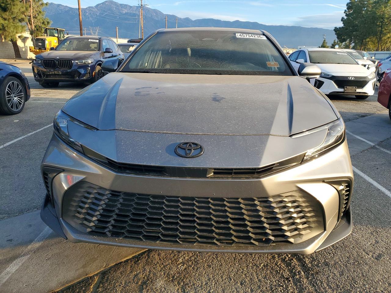 2026 Toyota Camry Se - Image 5