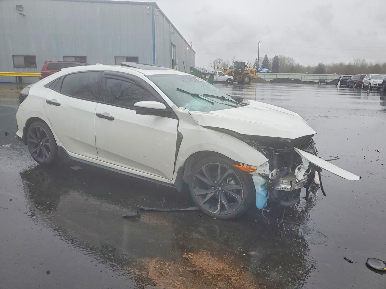 2019 Honda Civic Sport Touring - Image 4