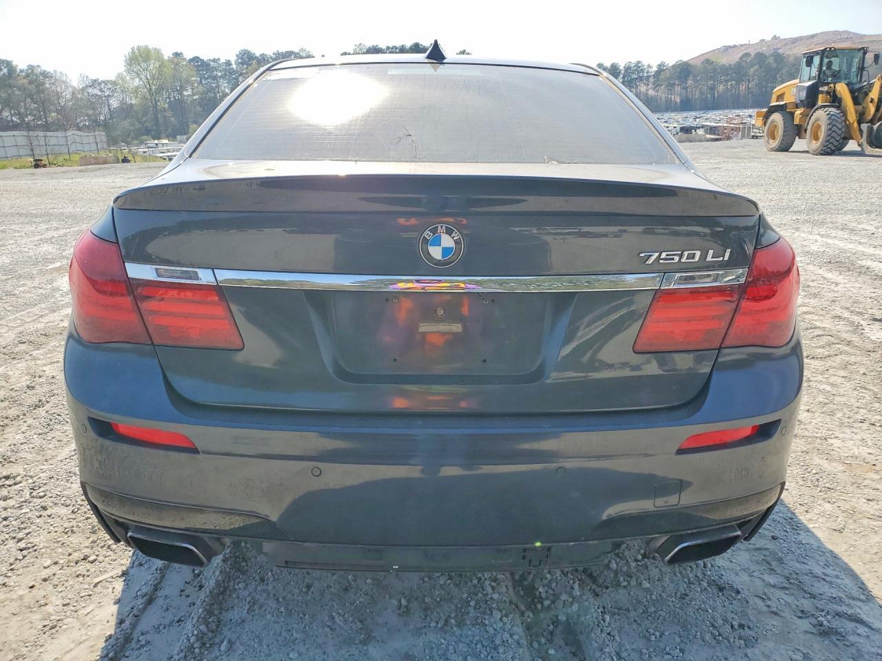 2015 BMW 750 Li - Image 6