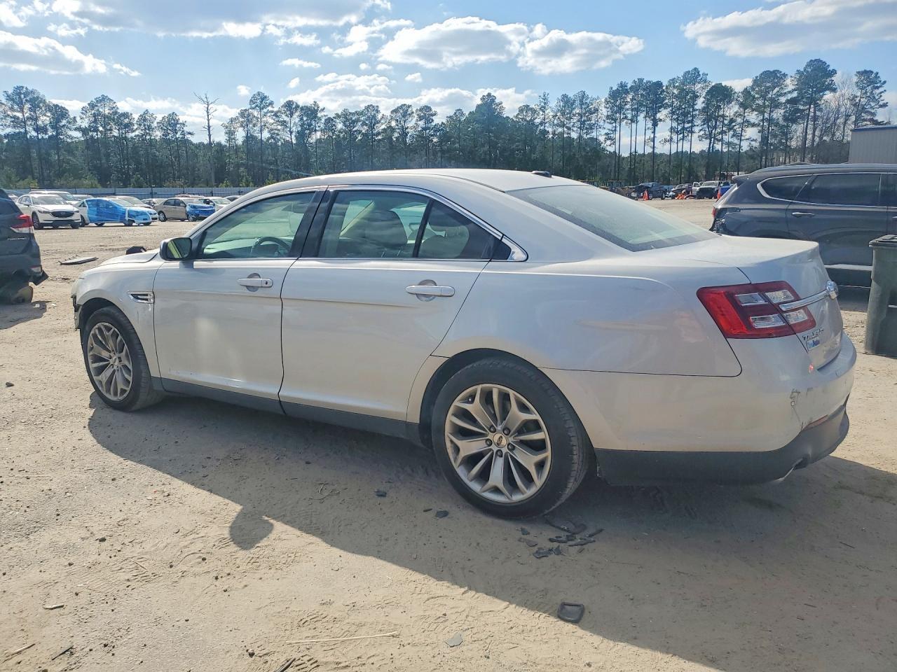 2018 Ford Taurus Limited - Фото 2