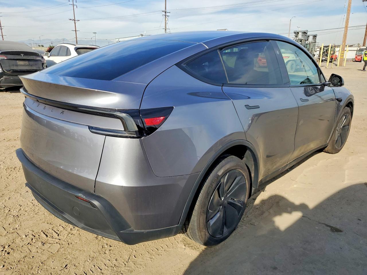 2026 Tesla Model Y - Image 3