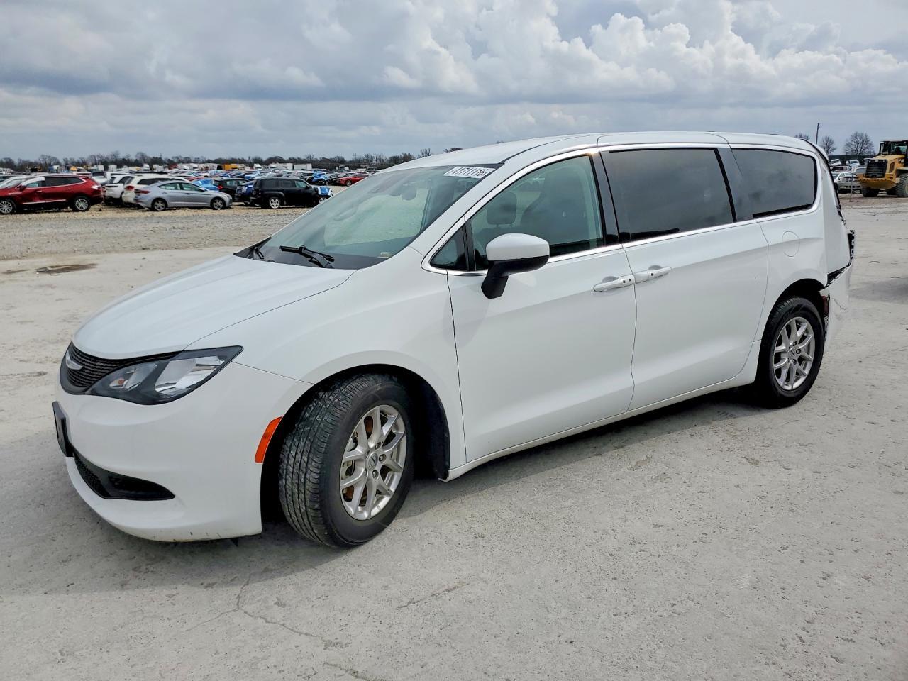 2023 Chrysler Voyager Lx