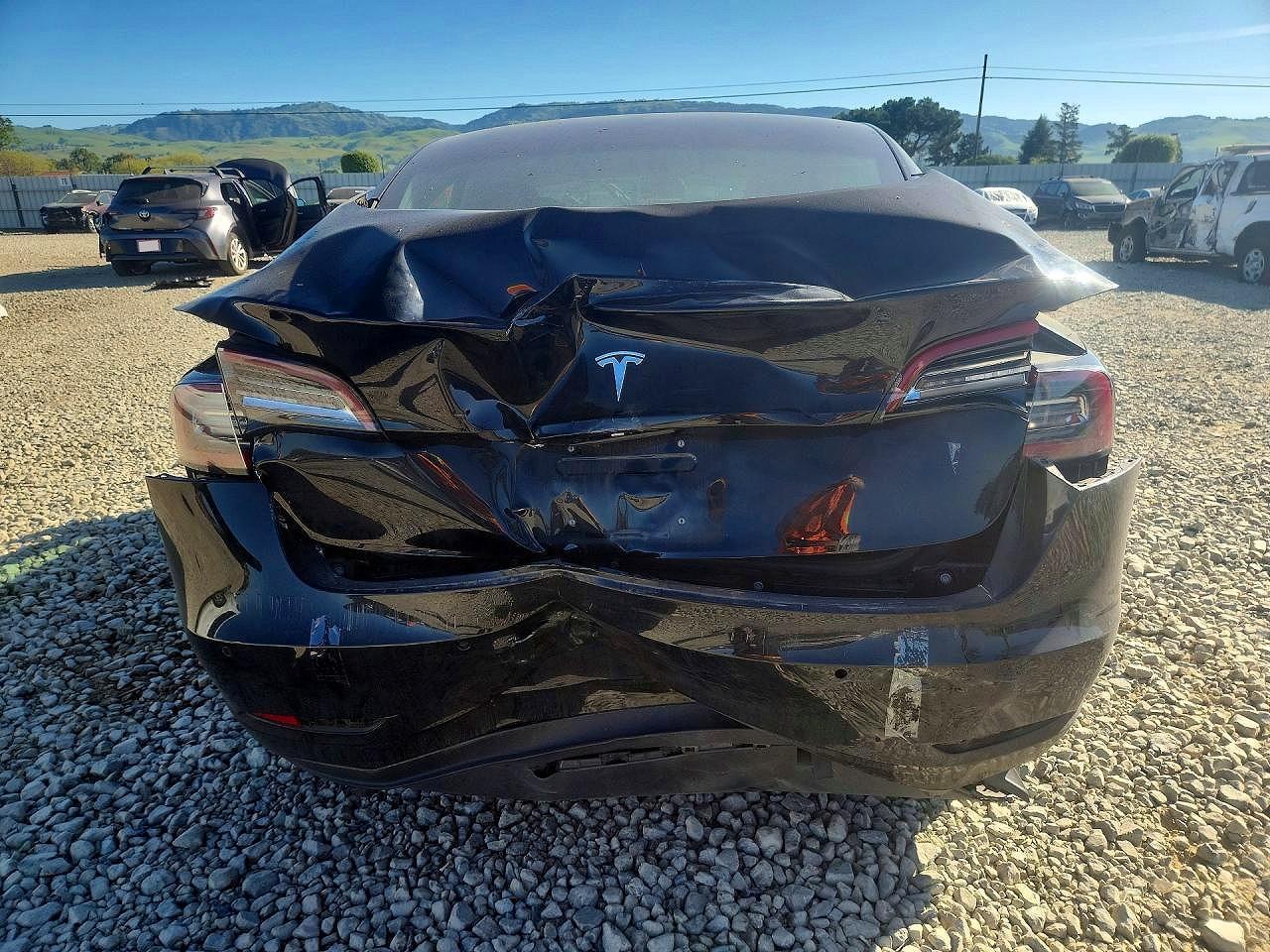 2018 Tesla Model 3 - Фото 6