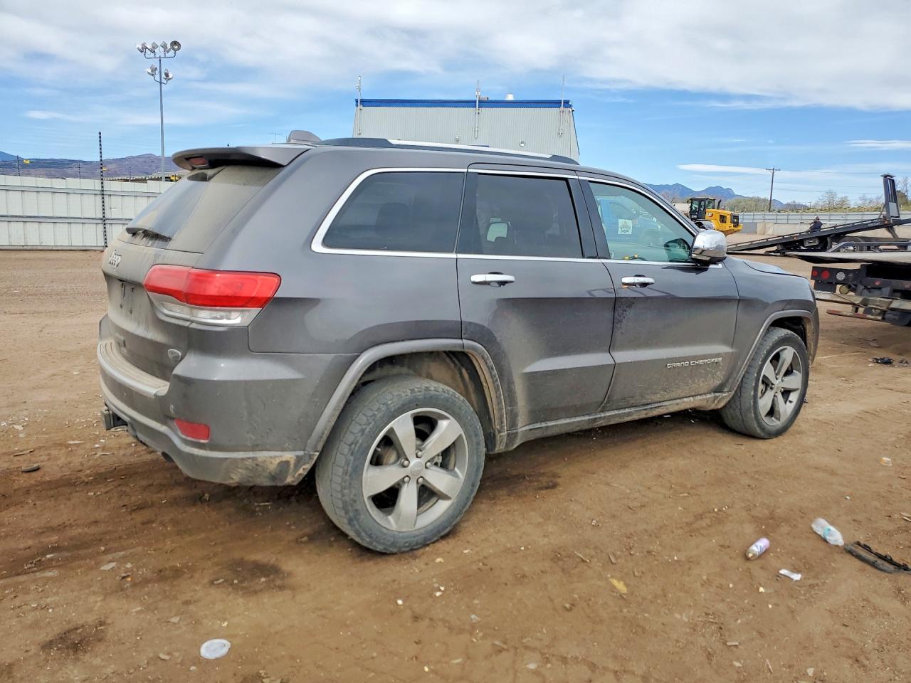2016 Jeep Grand Cherokee Overland - Image 3