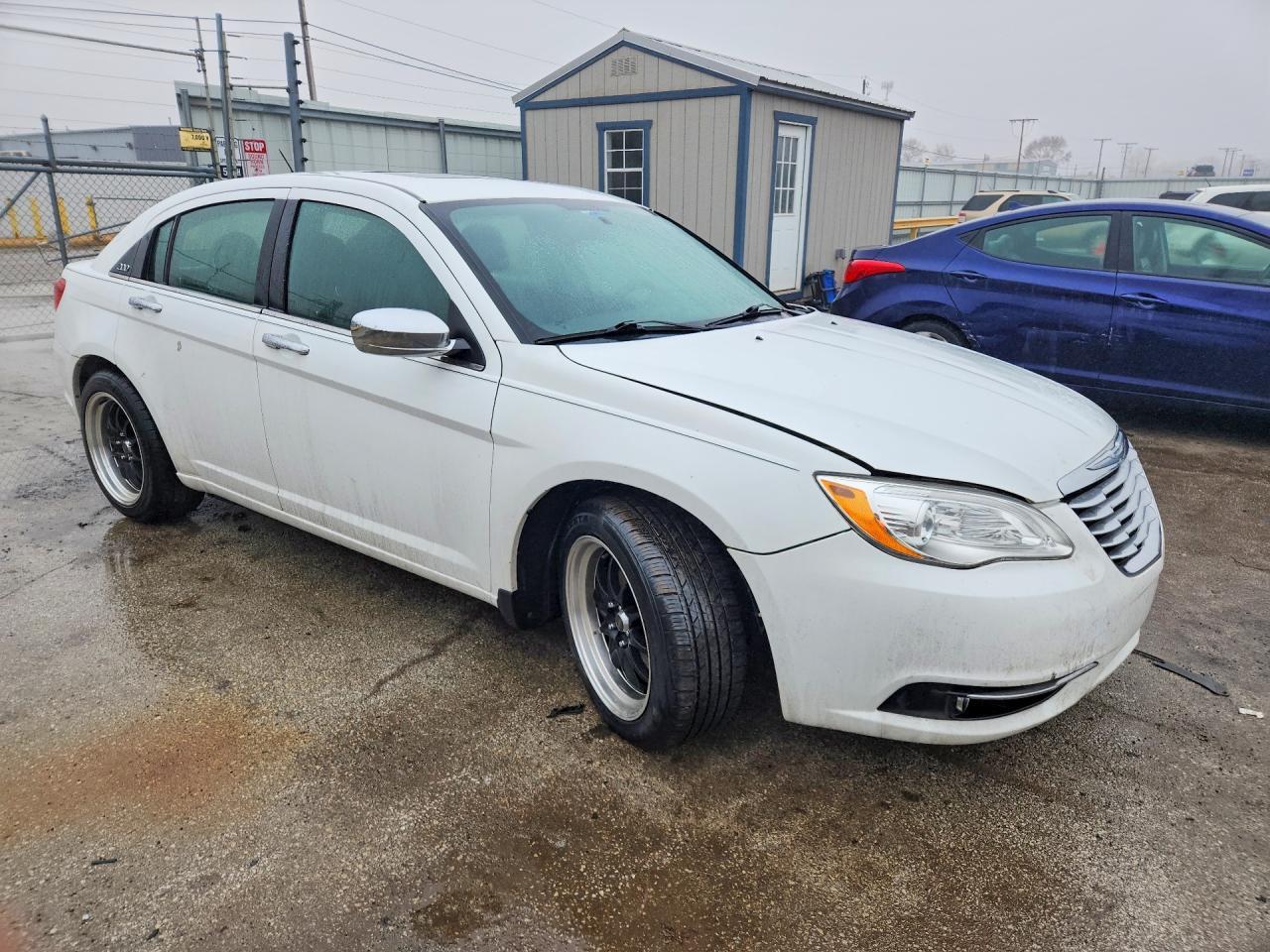 2011 Chrysler 200 Limited - Фото 4