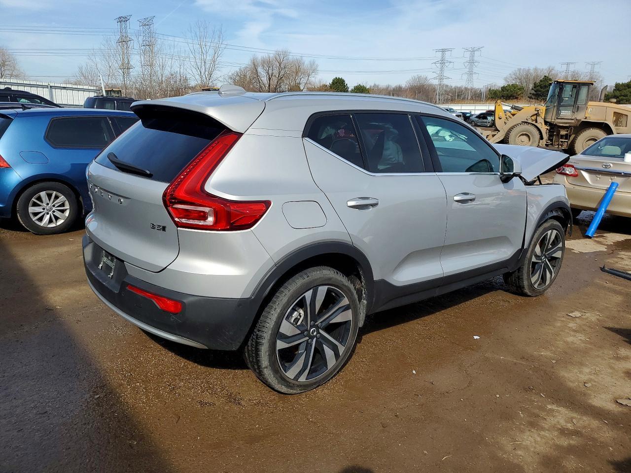 2024 Volvo Xc40 Ultimate - Фото 3