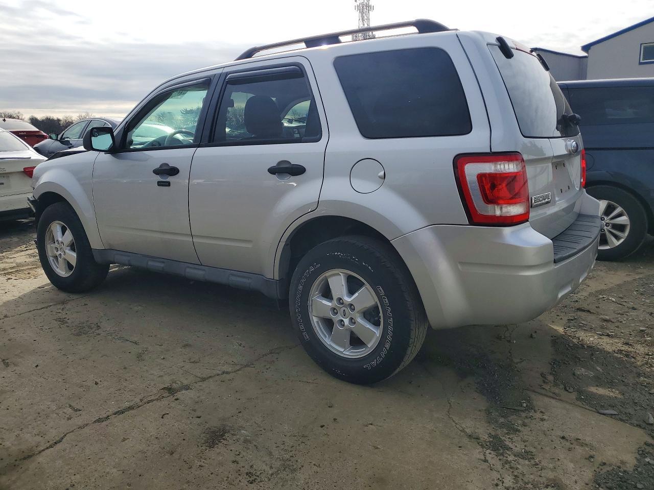 2009 Ford Escape Xlt - Image 2