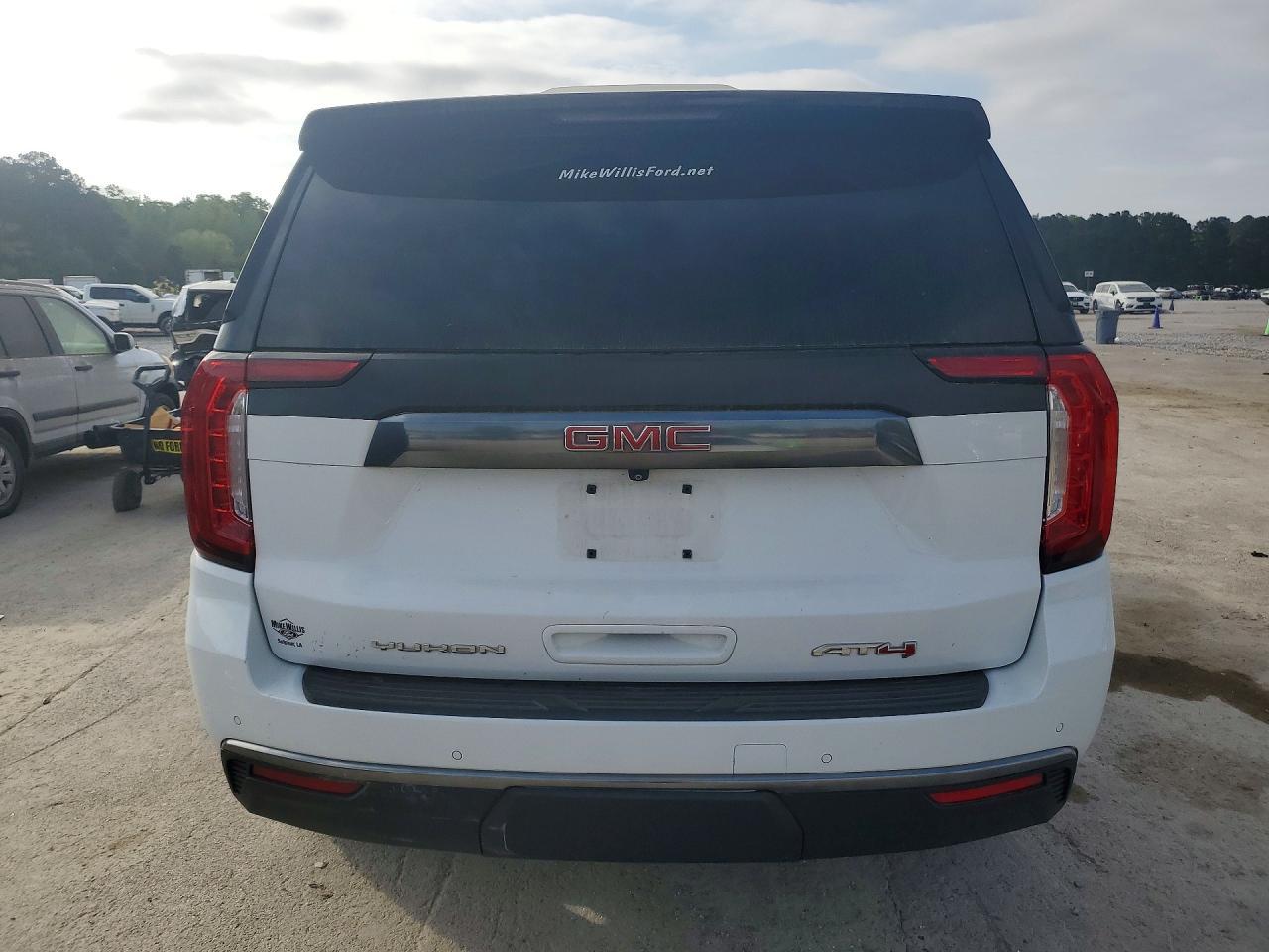 2022 GMC Yukon At4 - Image 6