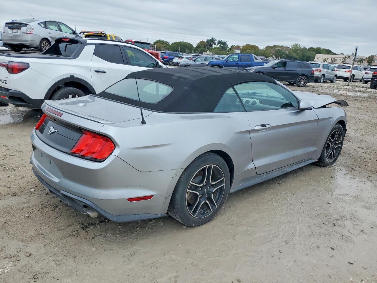 2020 Ford Mustang - Фото 3