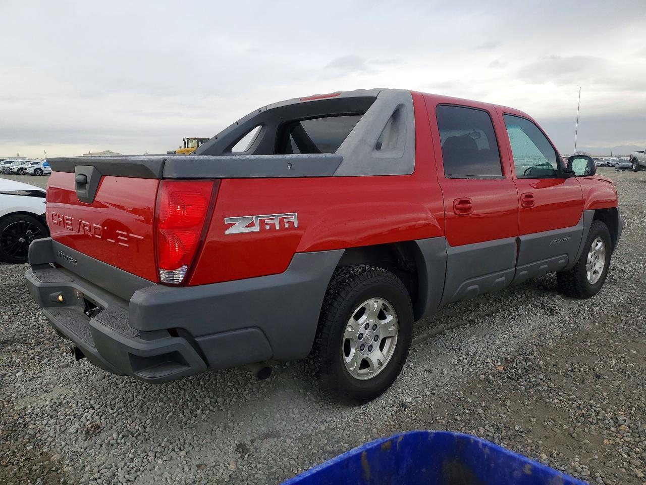 2002 Chevrolet Avalanche C1500 - Image 3