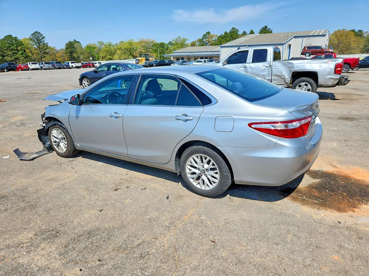 2017 Toyota Camry Le - Фото 2