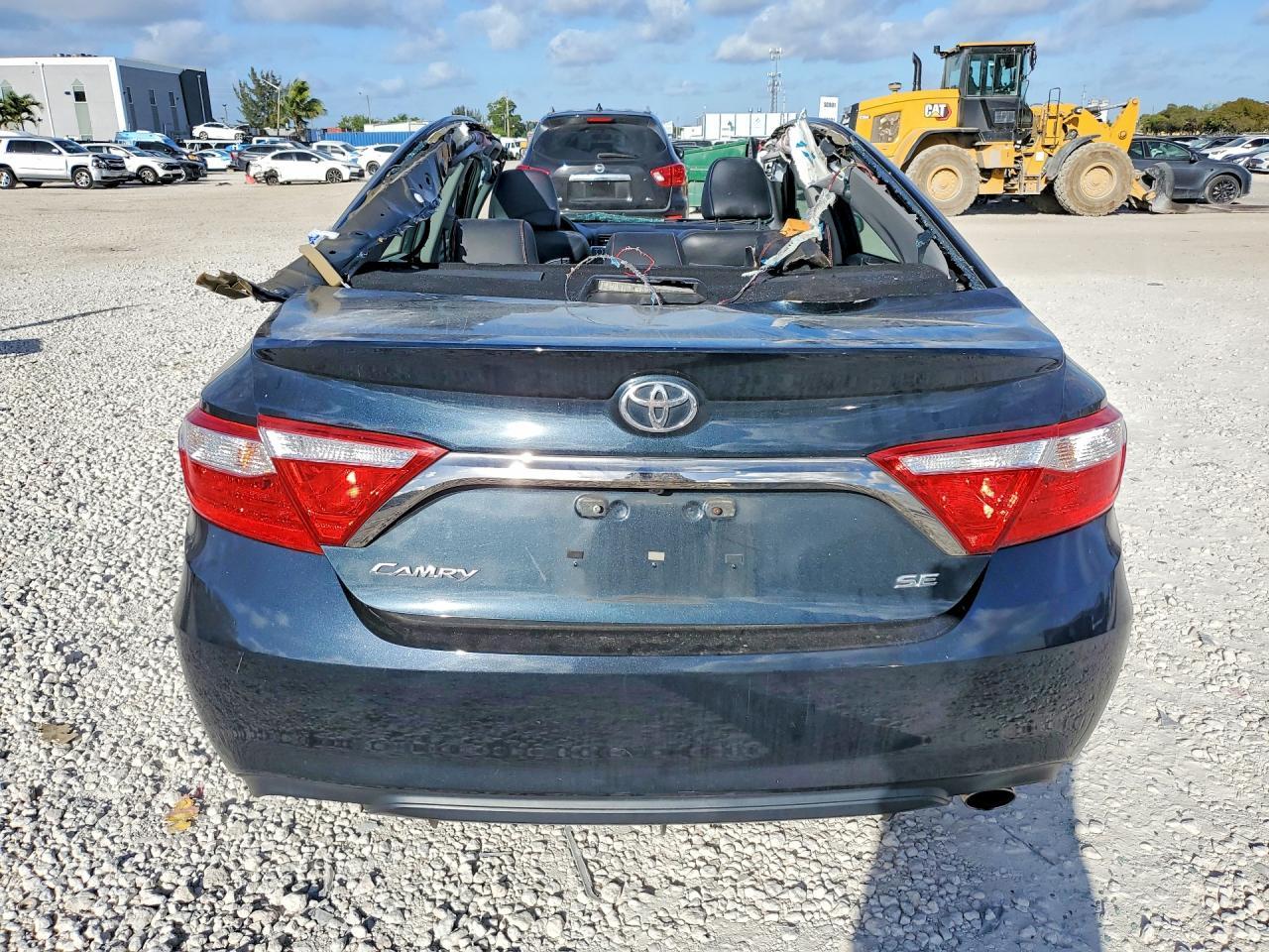 2016 Toyota Camry Se - Image 6