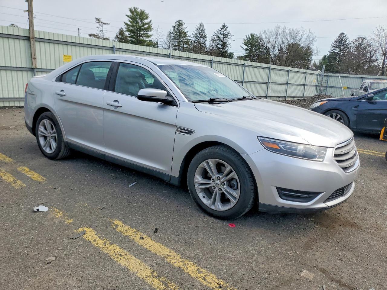 2015 Ford Taurus Sel - Фото 4