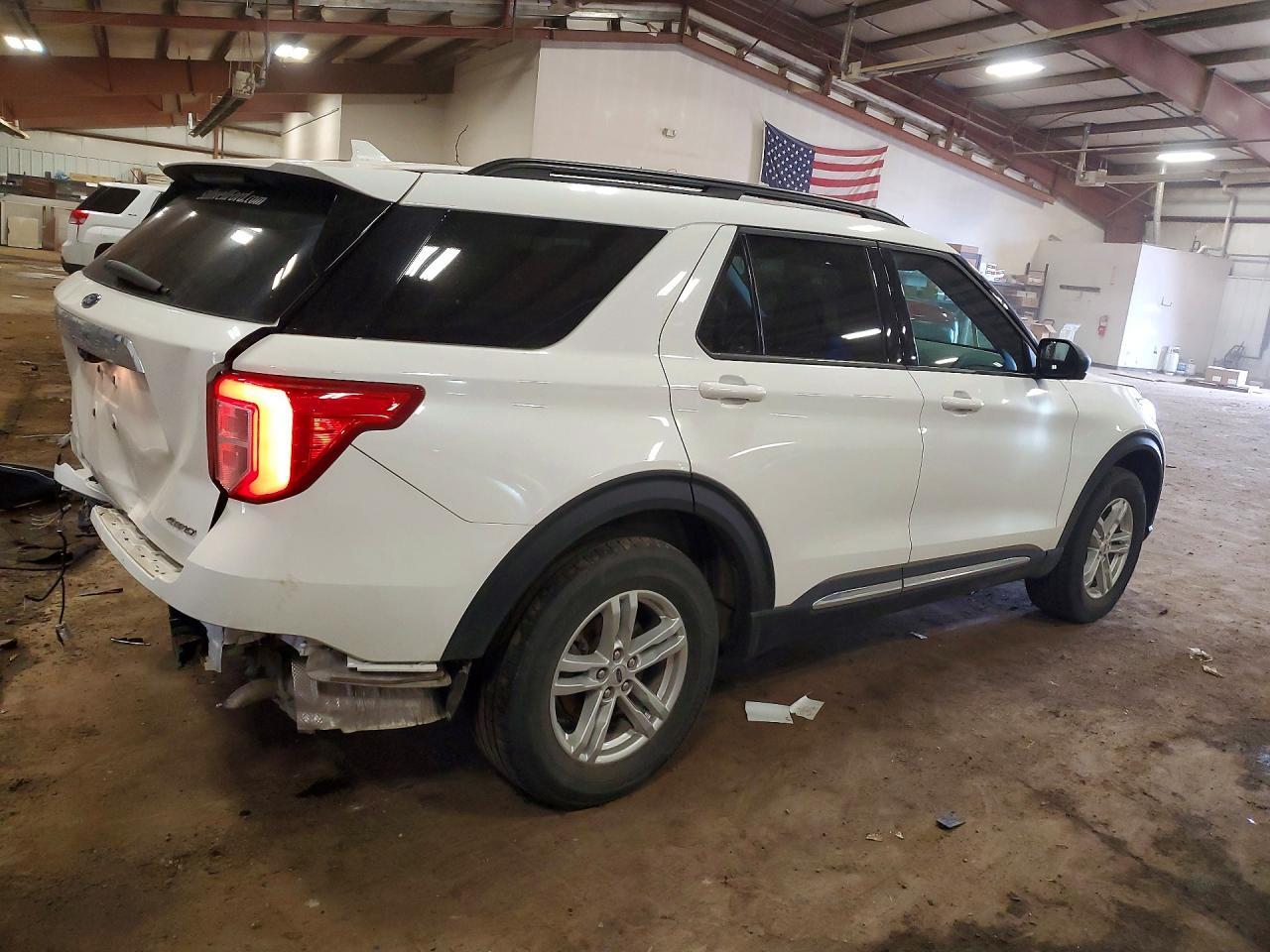 2022 Ford Explorer Xlt - Фото 3