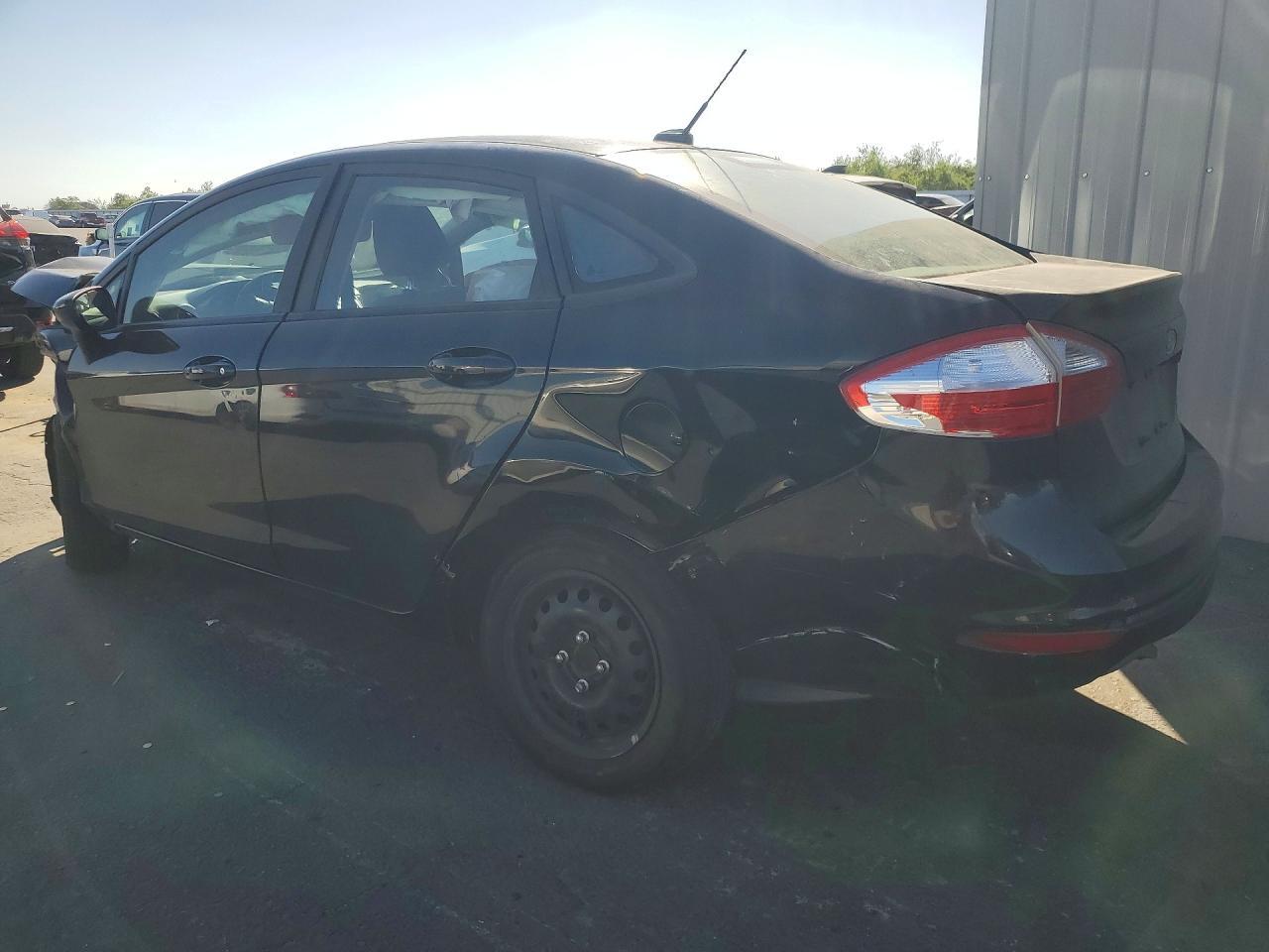 2019 Ford Fiesta S - Фото 2