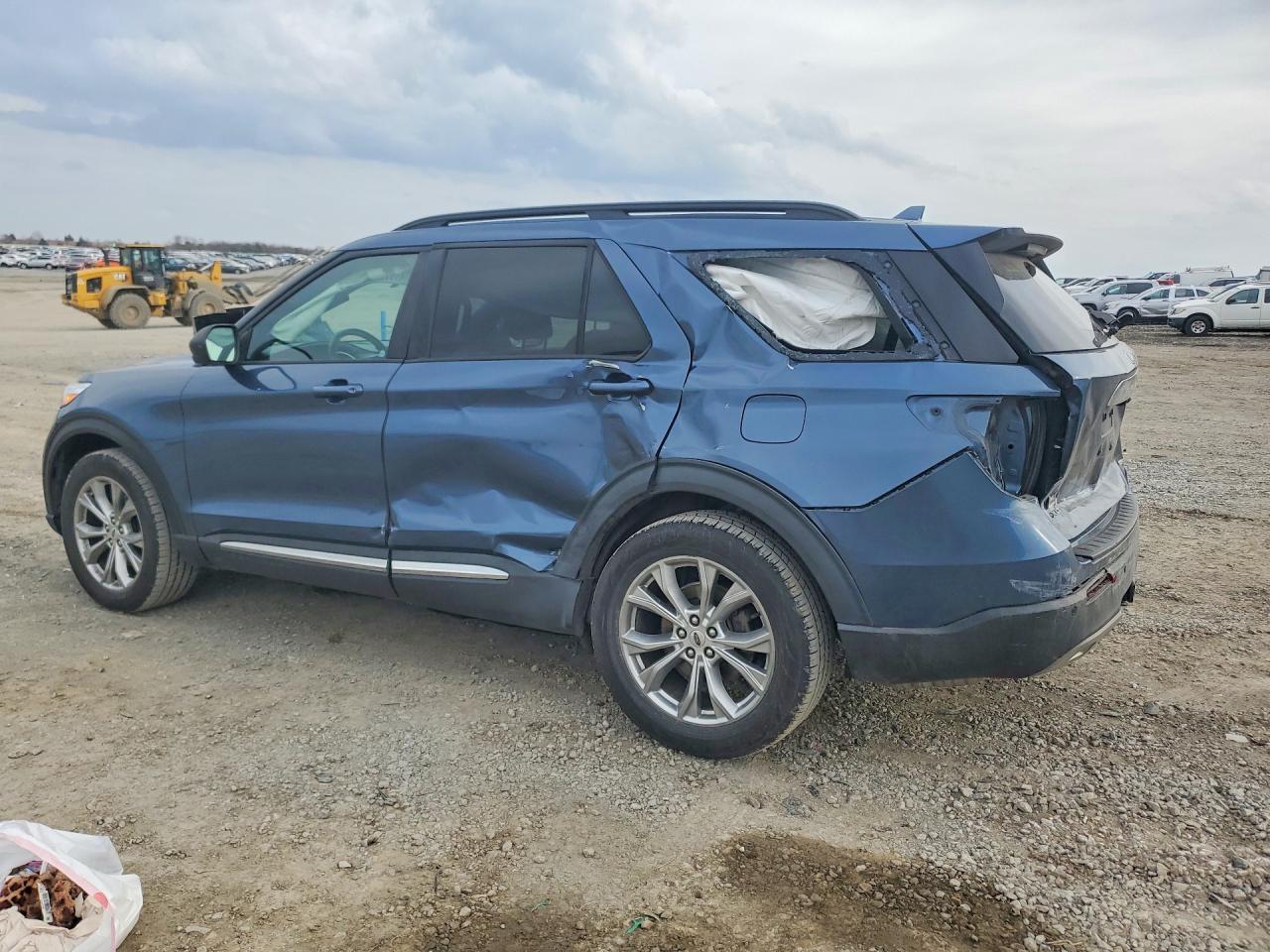 2020 Ford Explorer Xlt - Image 2