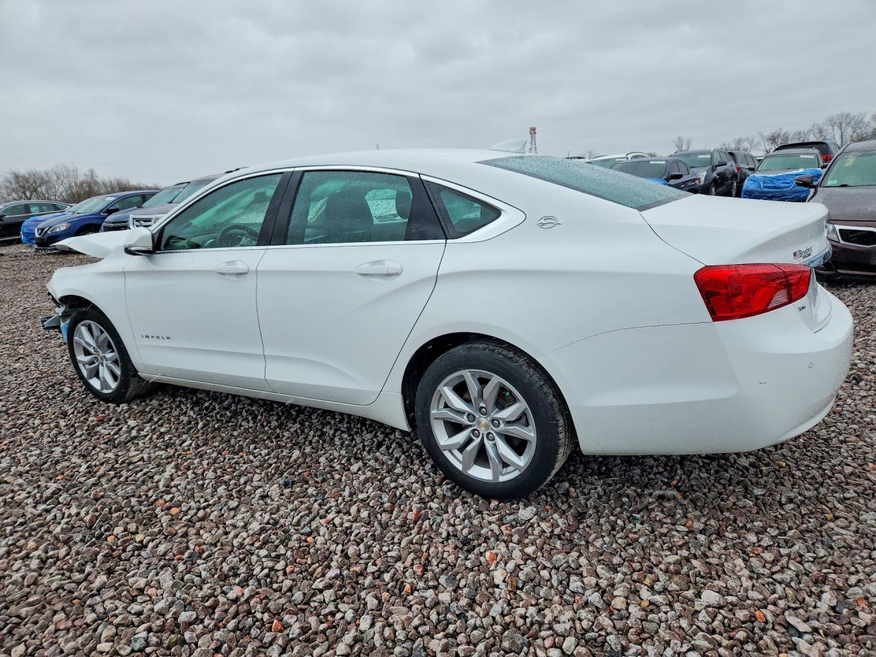 2017 Chevrolet Impala Lt - Image 2