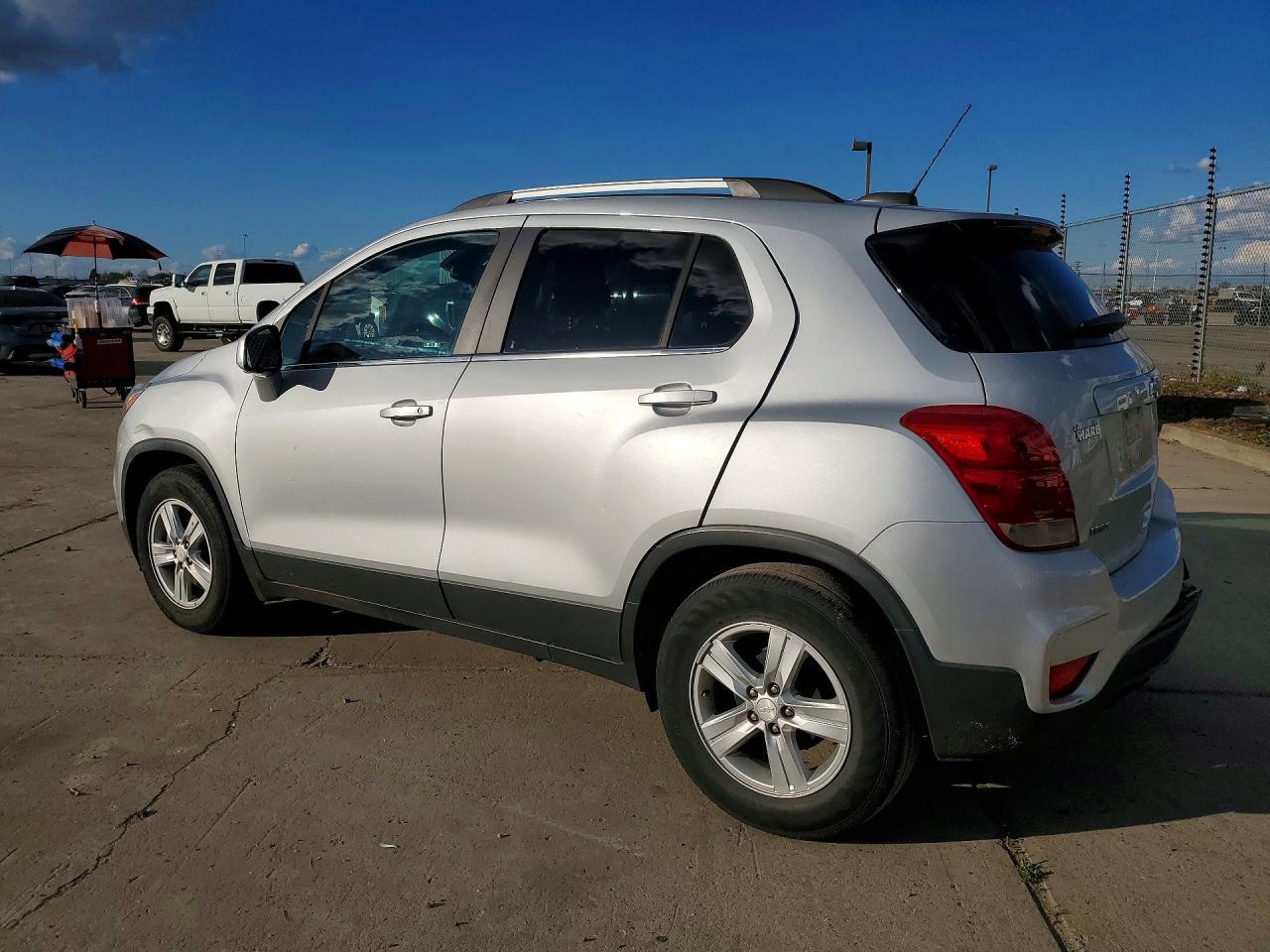 2020 Chevrolet Trax 1Lt - Image 2