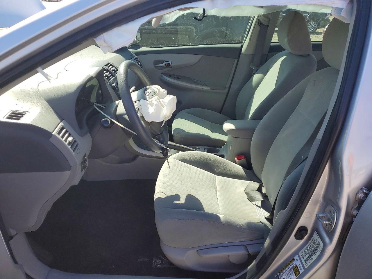 2010 Toyota Corolla Le - Фото 7