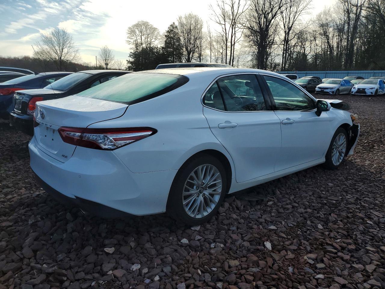 2018 Toyota Camry Xle - Фото 3