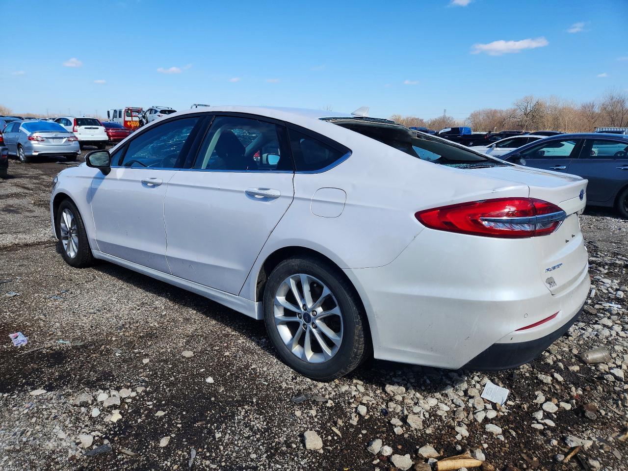 2020 Ford Fusion Se - Фото 2