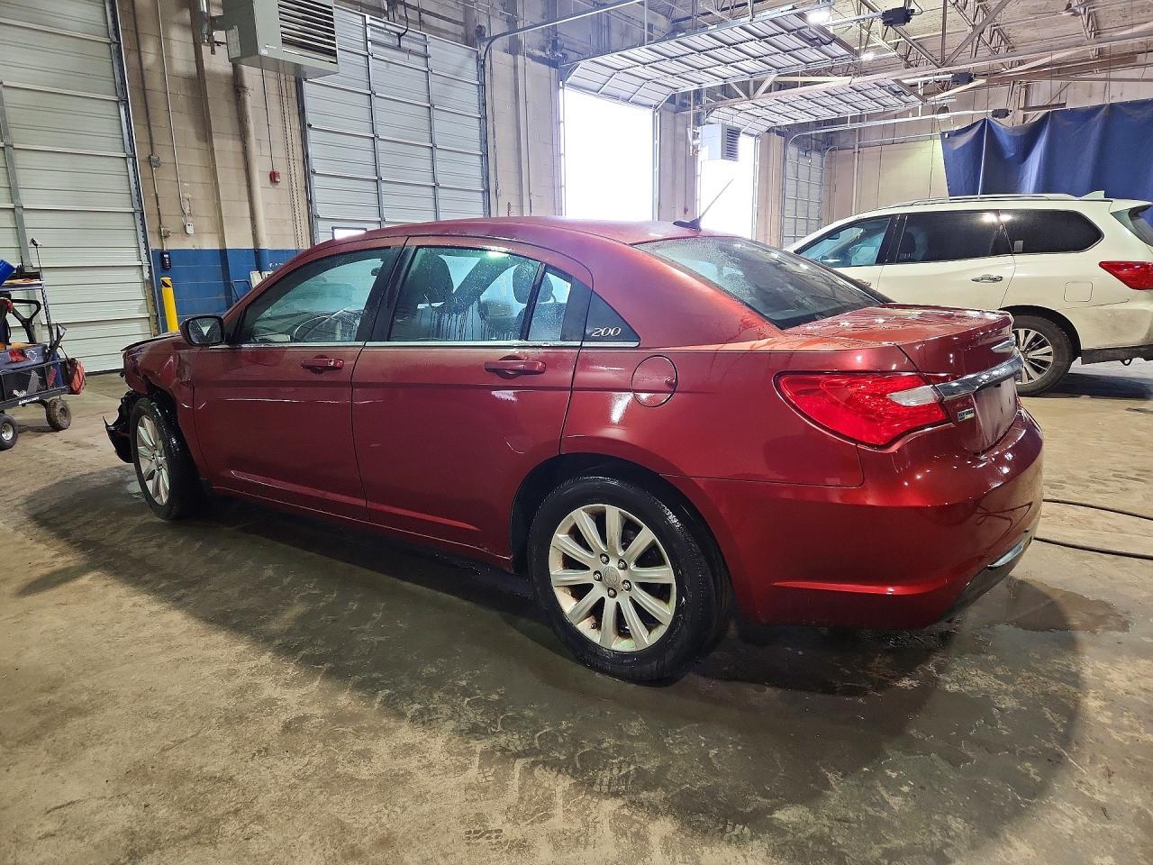 2014 Chrysler 200 Touring - Image 2