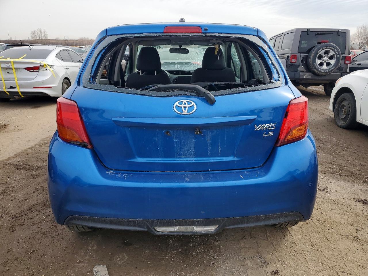 2015 Toyota Yaris 5-Door L - Image 6